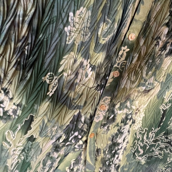 EK DESIGNS SIZE M GORGEOUS PATTERNED SHADES OF GREENS/GRAY 3/4 SLEEVE BUTTON UP - Picture 10 of 11